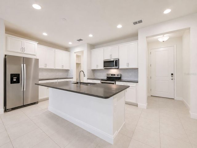 2404 ARCH AVE, Oldsmar, FL 34677