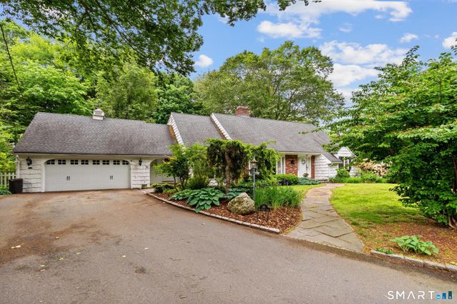 30 Fox Chase Lane, West Hartford, CT 06107