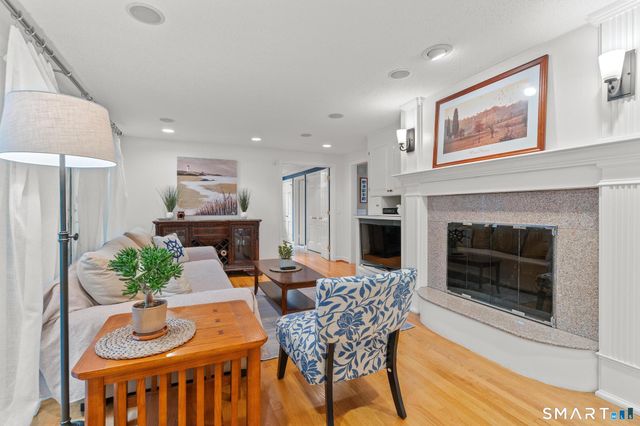 30 Fox Chase Lane, West Hartford, CT 06107