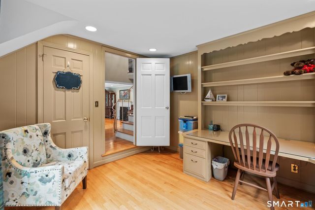 30 Fox Chase Lane, West Hartford, CT 06107