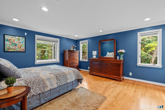 30 Fox Chase Lane, West Hartford, CT 06107