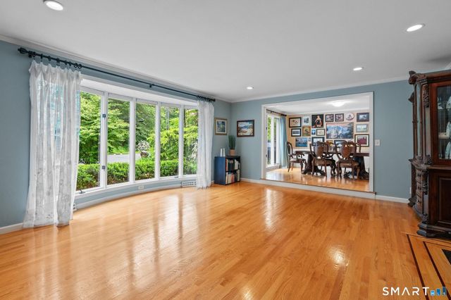 30 Fox Chase Lane, West Hartford, CT 06107