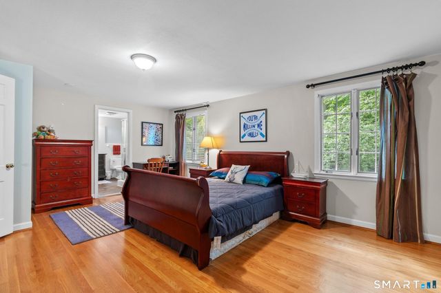 30 Fox Chase Lane, West Hartford, CT 06107