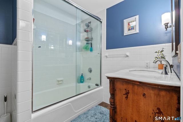 30 Fox Chase Lane, West Hartford, CT 06107