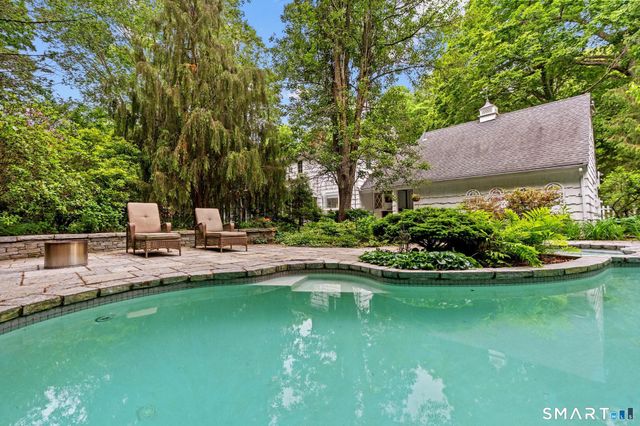 30 Fox Chase Lane, West Hartford, CT 06107