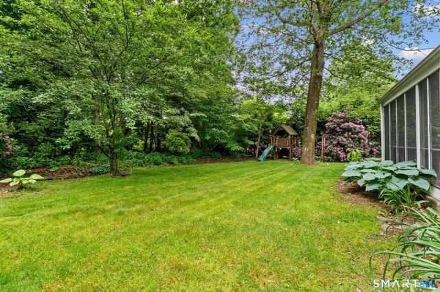 30 Fox Chase Lane, West Hartford, CT 06107