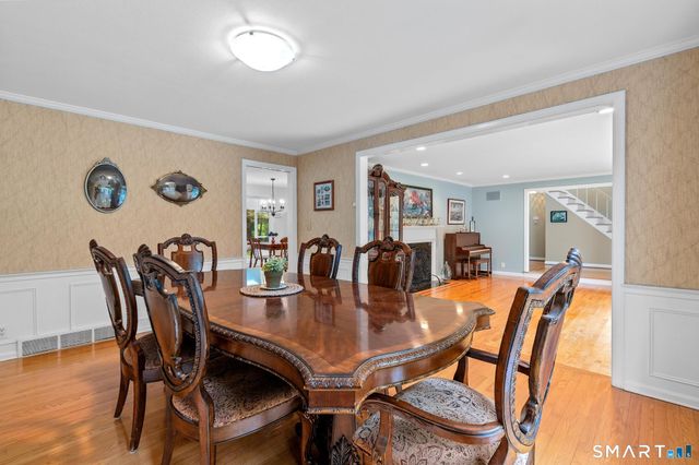 30 Fox Chase Lane, West Hartford, CT 06107