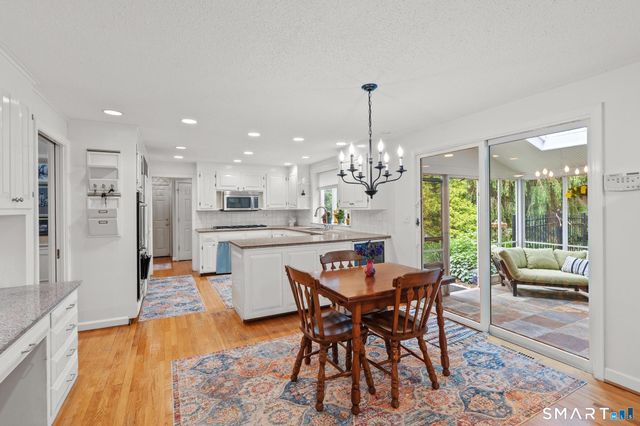 30 Fox Chase Lane, West Hartford, CT 06107