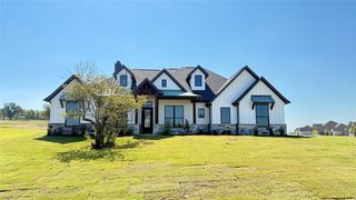 100 Oak Meadow Lane, Weatherford, TX 76085