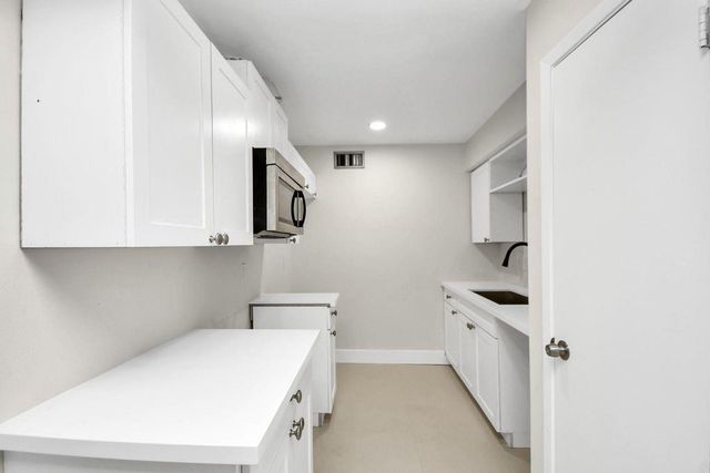 7575 Katy Freeway 30, Houston, TX 77024