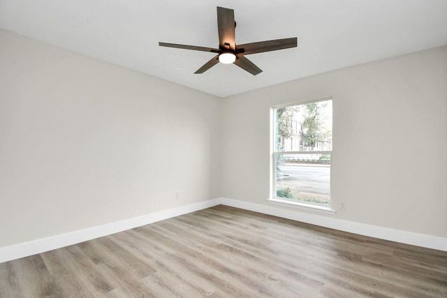 7575 Katy Freeway 30, Houston, TX 77024
