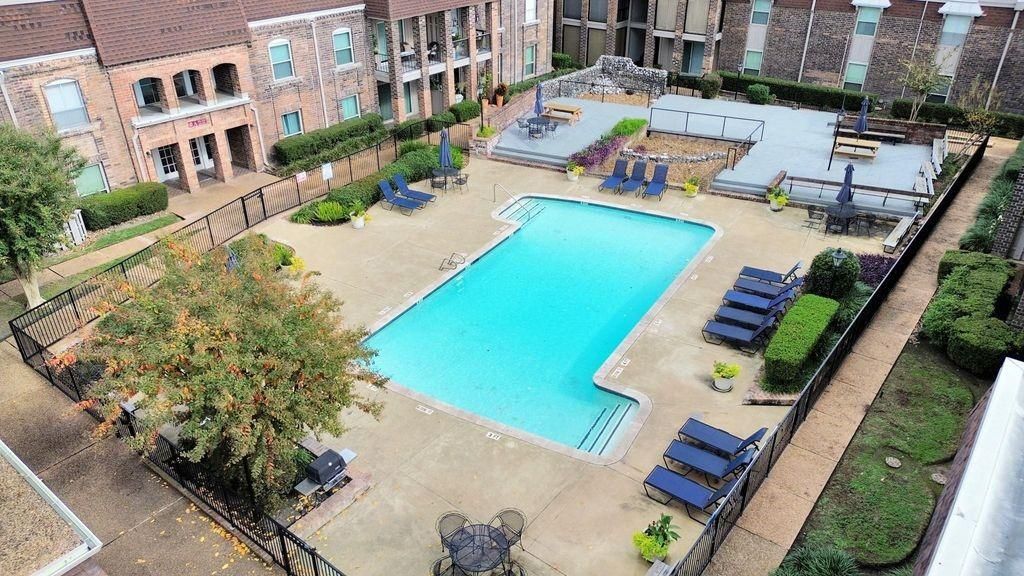 7575 Katy Freeway 30, Houston, TX 77024