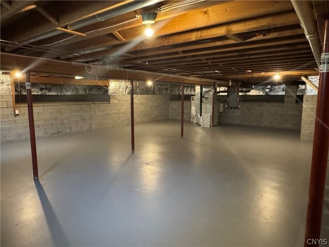 26 Orangewood Drive, Clay, NY 13090