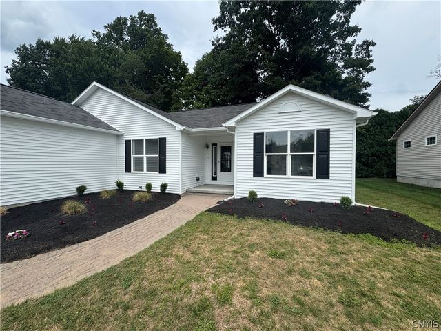 26 Orangewood Drive, Clay, NY 13090