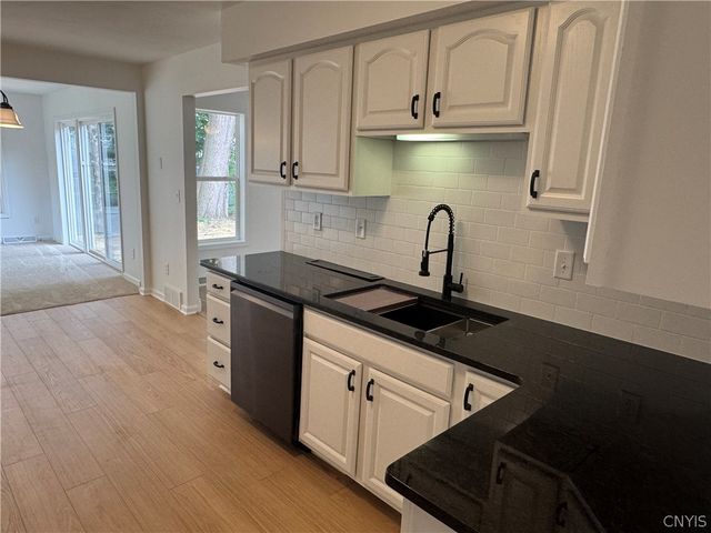26 Orangewood Drive, Clay, NY 13090