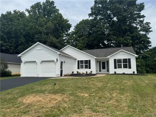 26 Orangewood Drive, Clay, NY 13090
