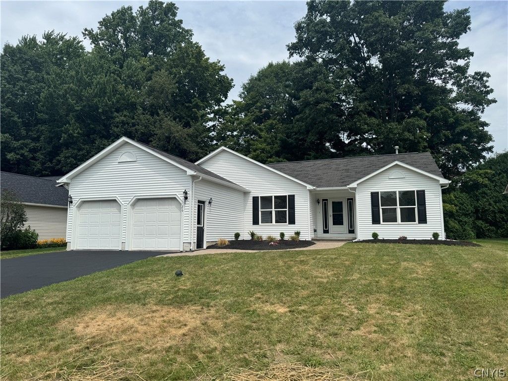 26 Orangewood Drive, Clay, NY 13090