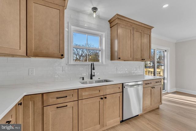 1631 CEDAR AVE, Blackwood, NJ 08012