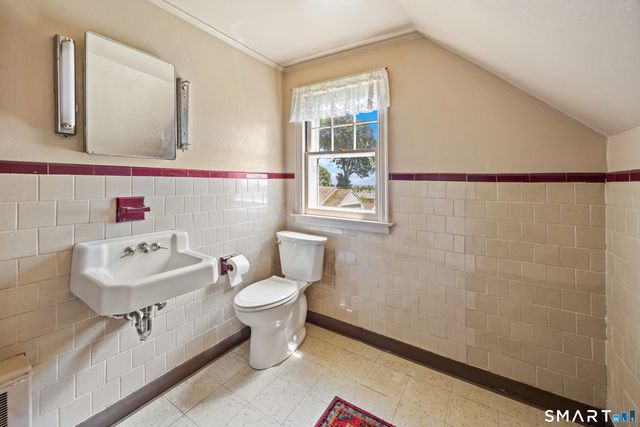 39 Central Avenue, West Haven, CT 06516