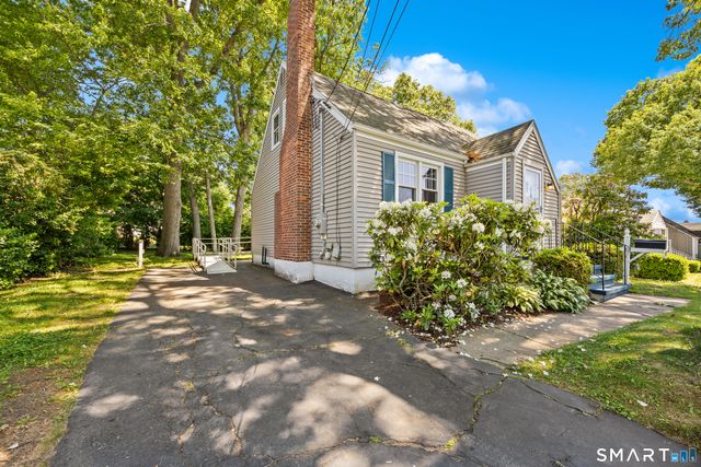 39 Central Avenue, West Haven, CT 06516
