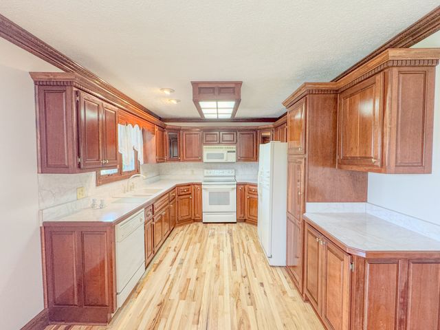6606 Highway 52, W, Lafayette, TN 37083