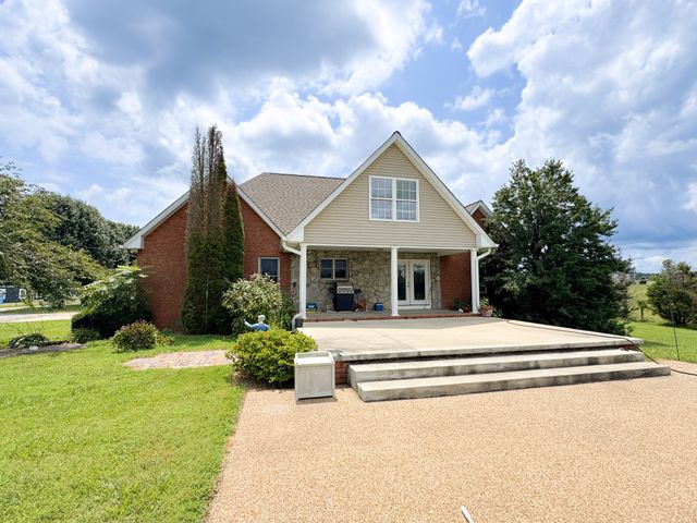 6606 Highway 52, W, Lafayette, TN 37083
