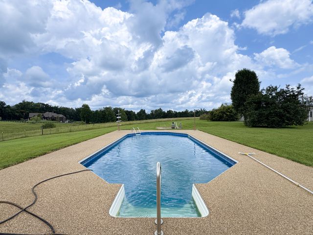 6606 Highway 52, W, Lafayette, TN 37083