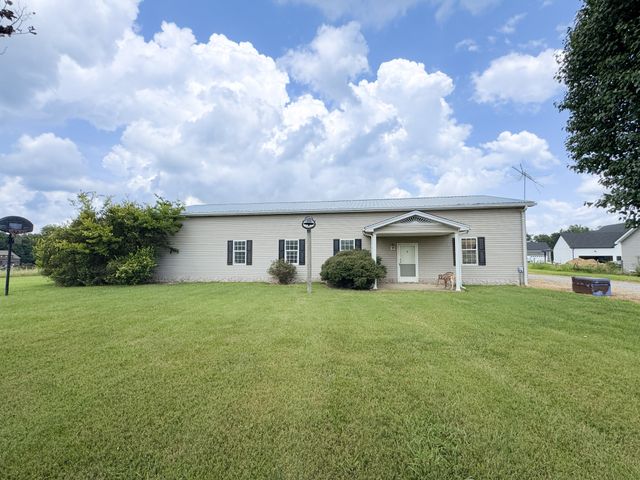 6606 Highway 52, W, Lafayette, TN 37083
