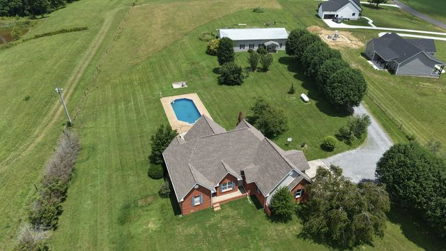 6606 Highway 52, W, Lafayette, TN 37083