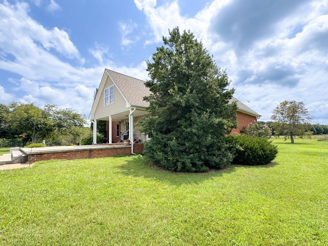 6606 Highway 52, W, Lafayette, TN 37083