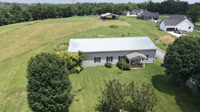 6606 Highway 52, W, Lafayette, TN 37083