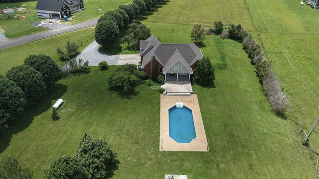6606 Highway 52, W, Lafayette, TN 37083