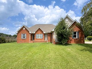 6606 Highway 52, W, Lafayette, TN 37083