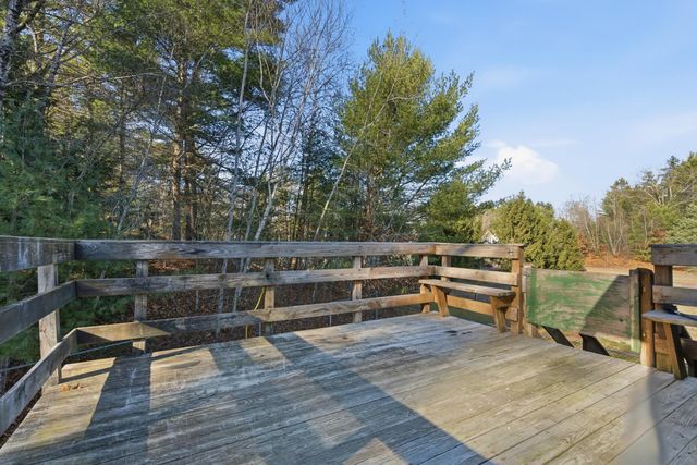 71 Goshen Drive, Loudon, NH 03307