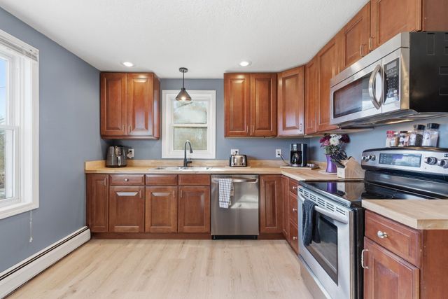 71 Goshen Drive, Loudon, NH 03307