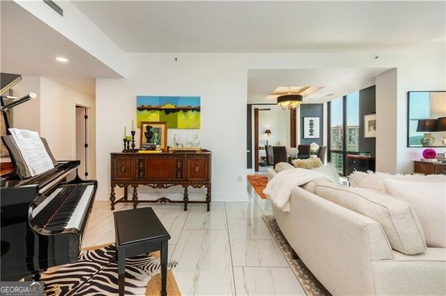 2870 Pharr Court South NW 3004, Atlanta, GA 30305