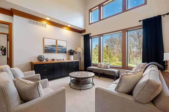 1859 Creekside Drive NE, Owatonna, MN 55060