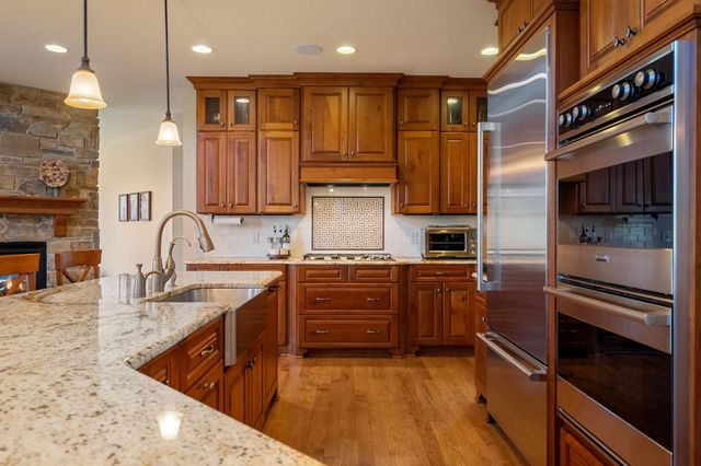 1859 Creekside Drive NE, Owatonna, MN 55060