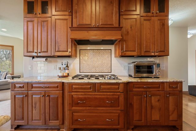 1859 Creekside Drive NE, Owatonna, MN 55060