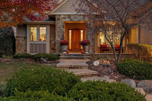 1859 Creekside Drive NE, Owatonna, MN 55060