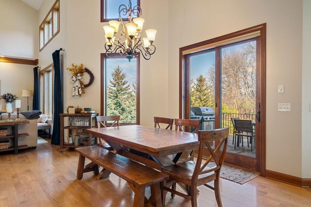 1859 Creekside Drive NE, Owatonna, MN 55060