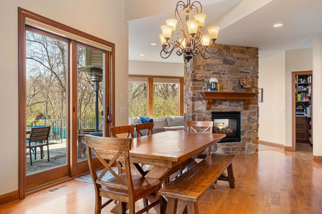 1859 Creekside Drive NE, Owatonna, MN 55060