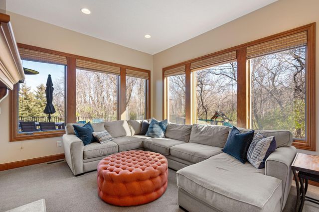 1859 Creekside Drive NE, Owatonna, MN 55060