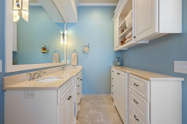 1859 Creekside Drive NE, Owatonna, MN 55060