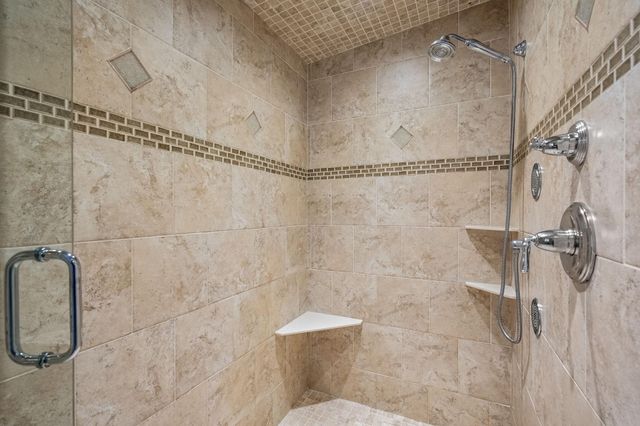 1859 Creekside Drive NE, Owatonna, MN 55060