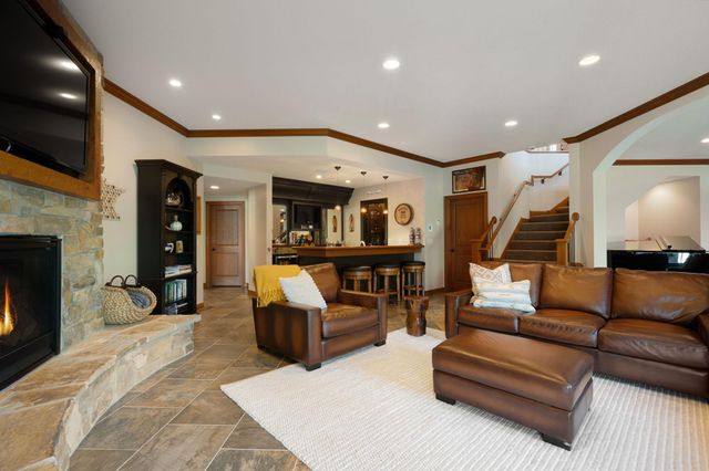 1859 Creekside Drive NE, Owatonna, MN 55060