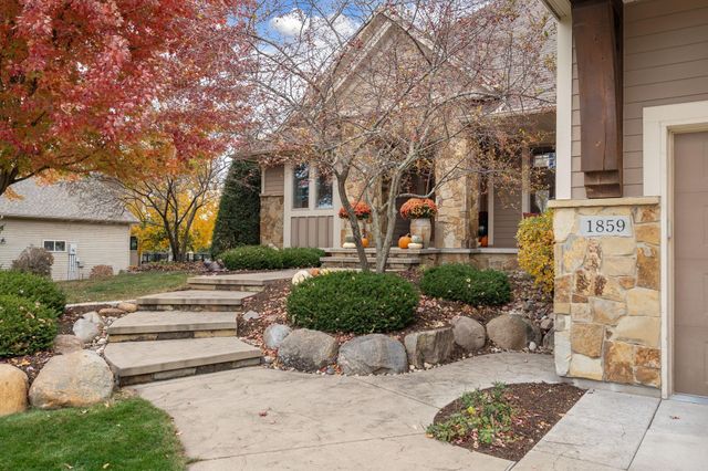 1859 Creekside Drive NE, Owatonna, MN 55060