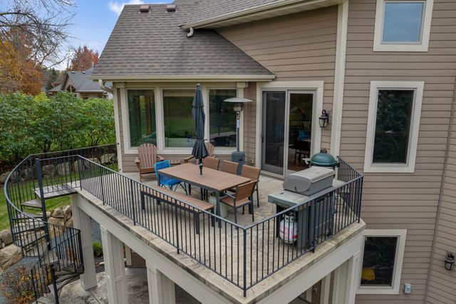 1859 Creekside Drive NE, Owatonna, MN 55060