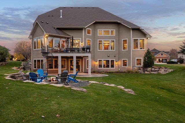 1859 Creekside Drive NE, Owatonna, MN 55060