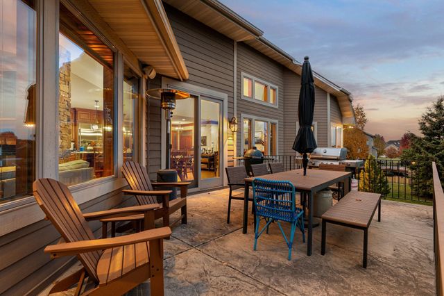 1859 Creekside Drive NE, Owatonna, MN 55060